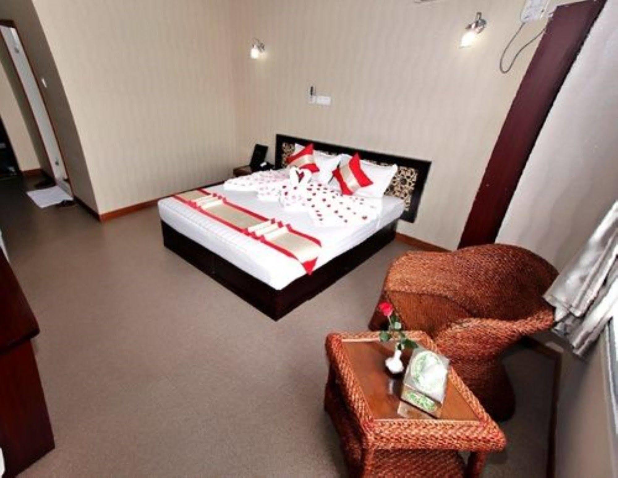 Diamond Crown Hotel Gyogon Exteriér fotografie