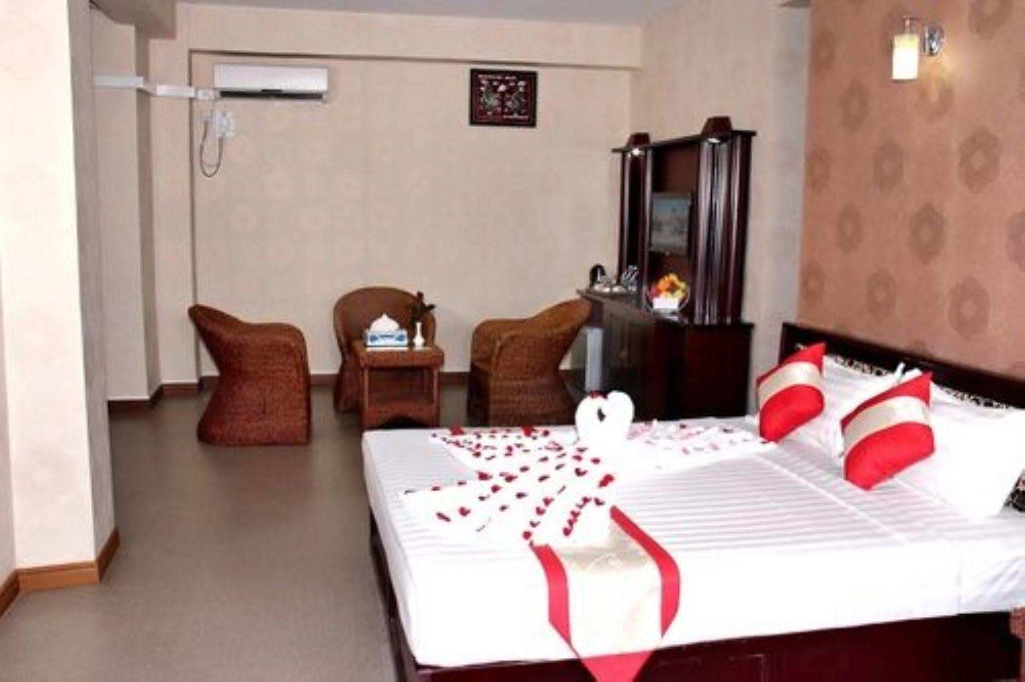 Diamond Crown Hotel Gyogon Exteriér fotografie